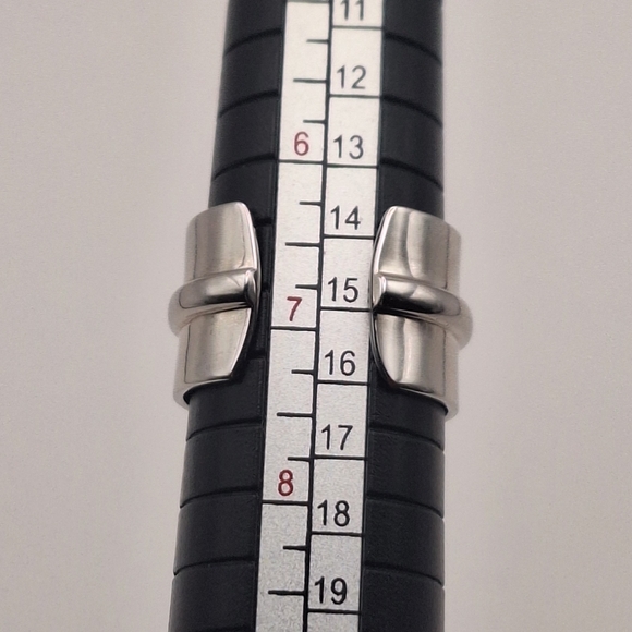 Diamonique x Lisa Freede Emerald-Cut Adjustable Cigar Band Ring–Silver Tone Sz 7 - Picture 5 of 12